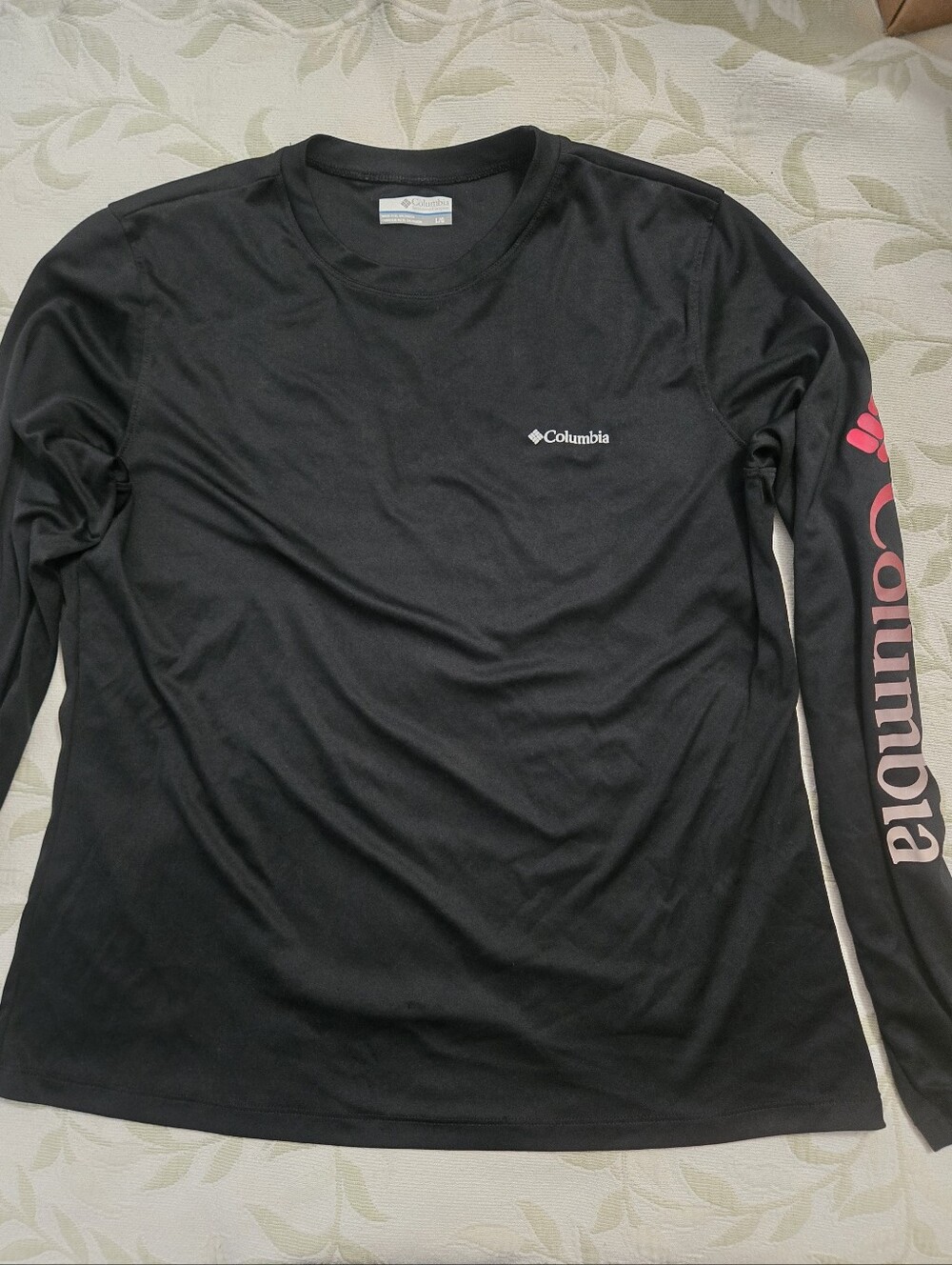 Size L Columbia Black Long Sleeve Performance Tee with Pink Sleeve Logo